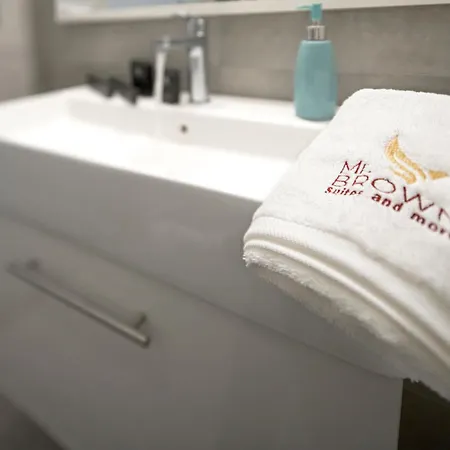 Mr Brown And Гостевой дом 4*